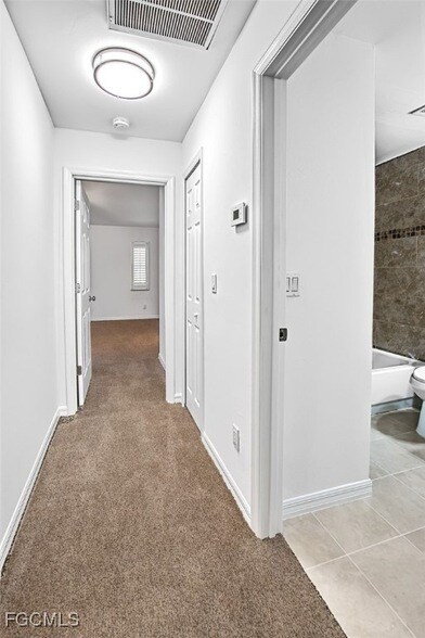 Building Photo - 16840 Sanibel Sunset Ct