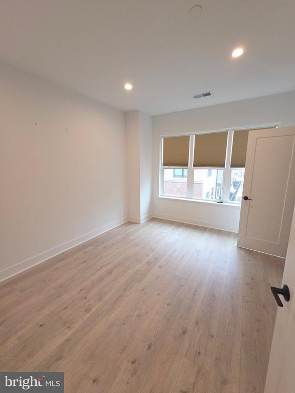 Building Photo - 5337 ZENITH OVERLOOK Dr