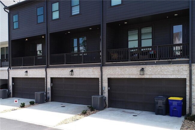 Building Photo - 6562 Beacon Dr