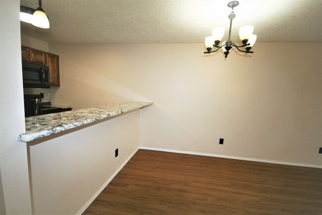 Building Photo - 105 Limestone