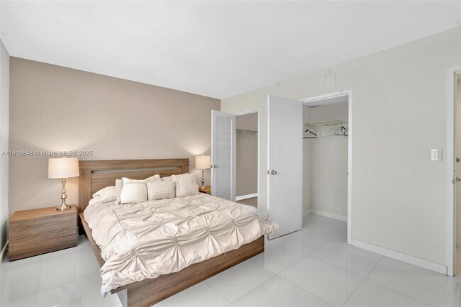 Building Photo - 9195 Collins Ave