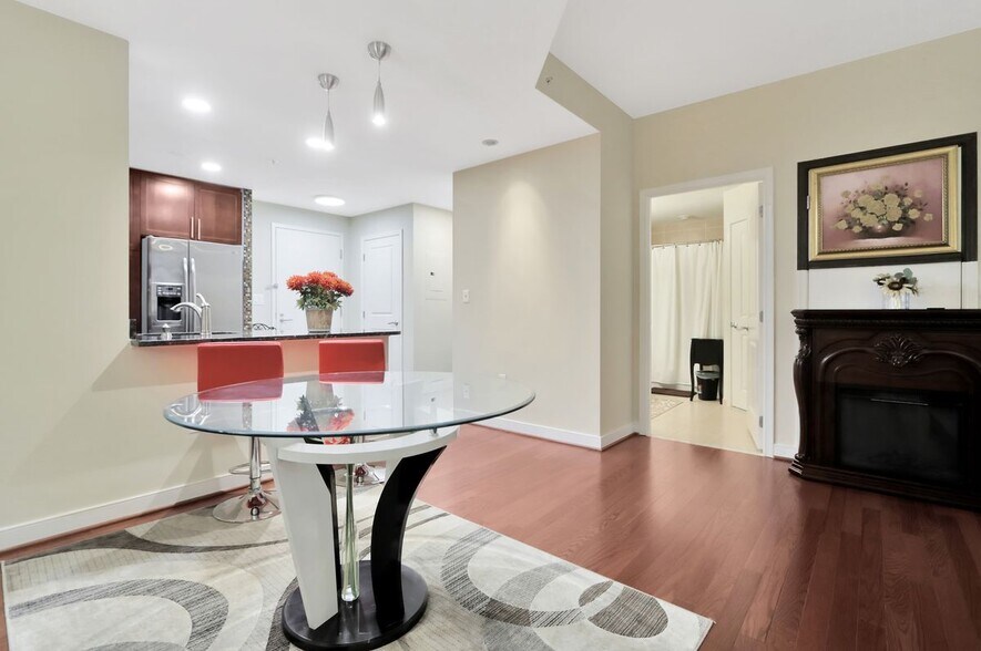Building Photo - 155 Potomac Passage