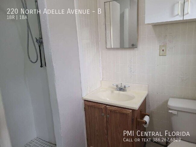 Building Photo - 220 N Adelle Ave