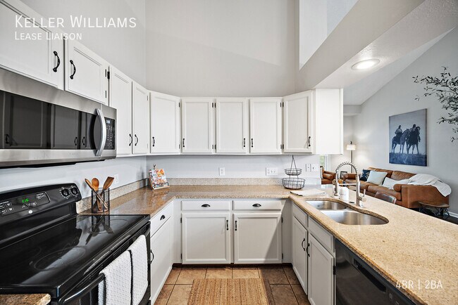 Building Photo - 8510-Rental Ilex Dr