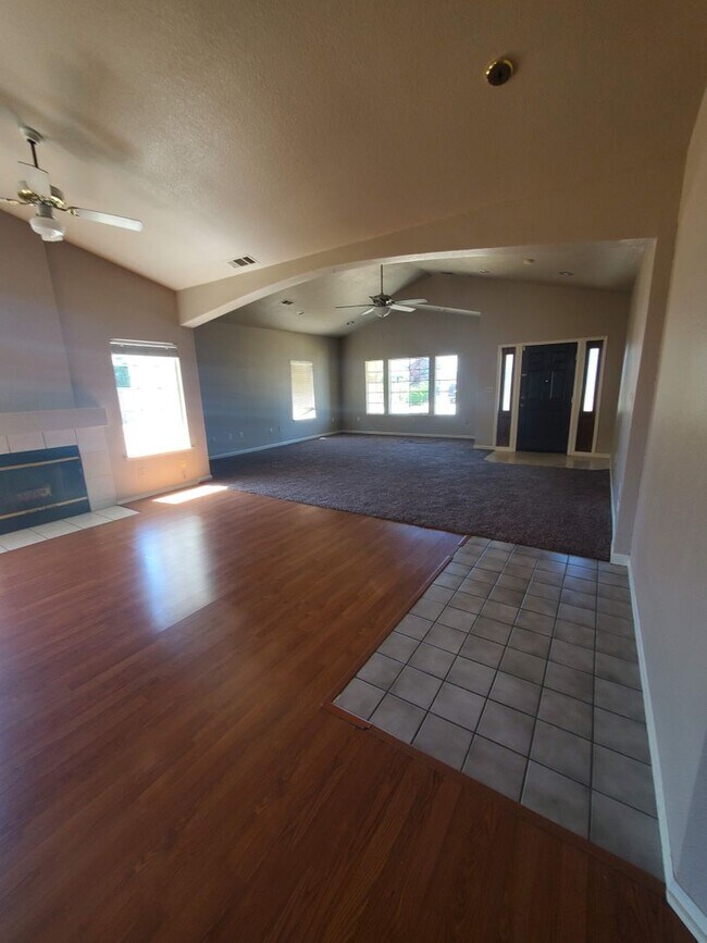 Building Photo - All Cleaned Up!