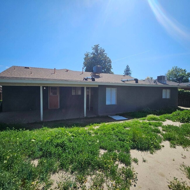 Primary Photo - 2308 W Kanai Ave