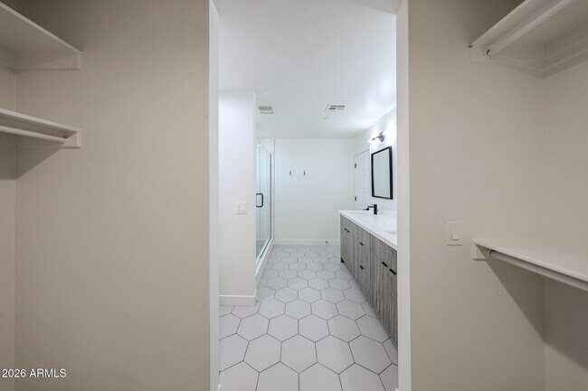 Building Photo - 2651 N 71st Pl
