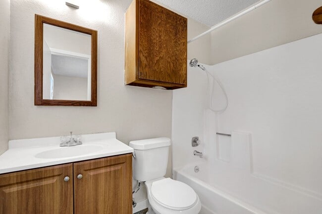 Building Photo - 7204 Hardesty