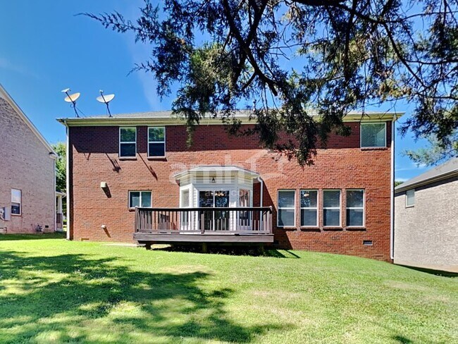 Building Photo - 420 Laurel Hills Dr