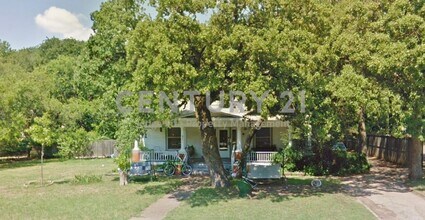 Building Photo - Great 1/1 Efficiency Apartment Within Walk...