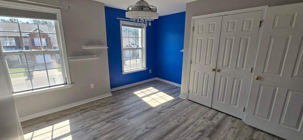 Building Photo - 848 Parkland Pl