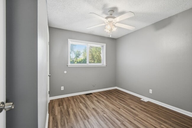 Building Photo - 3 Bed | 1 Bath | Close to Downtown Tulsa