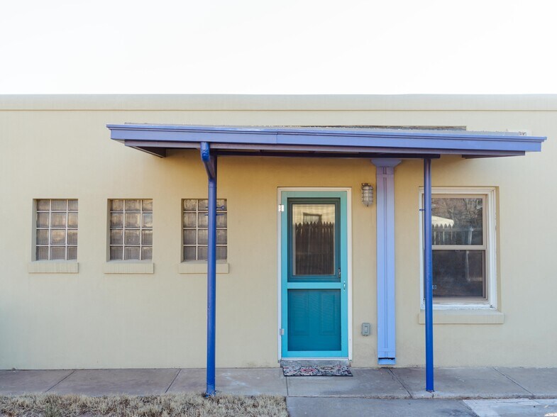 Building Photo - 2500 S Van Buren St