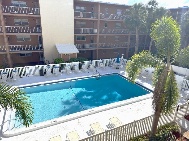 Building Photo - 12760 Indian Rocks Rd