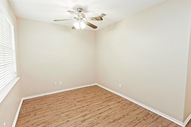 Building Photo - 4009 Hidden Meadow Ct