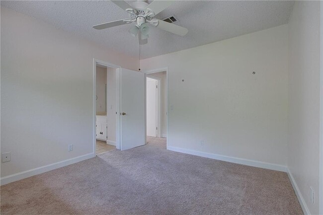 Building Photo - 8402 Tallwood Dr
