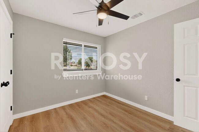 Building Photo - 507 S Spring Creek Dr