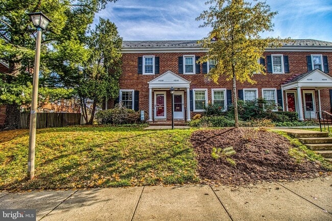 Building Photo - 4638 30th Rd S