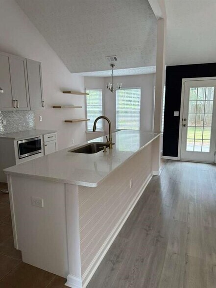Building Photo - 907 Keldron Ct