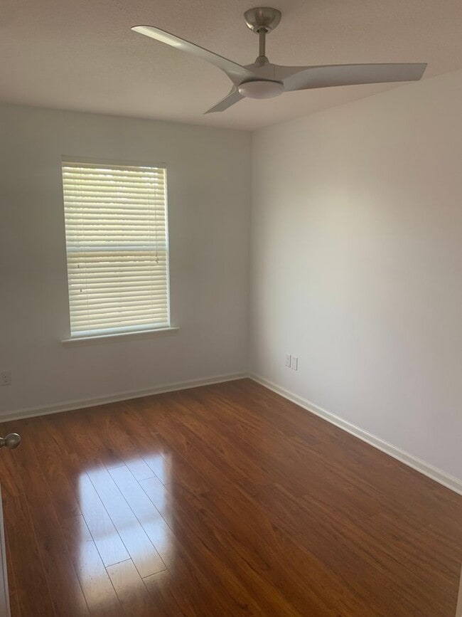 Building Photo - Spacious 3 Bed/2.5 Bath Townhome in Oakleaf