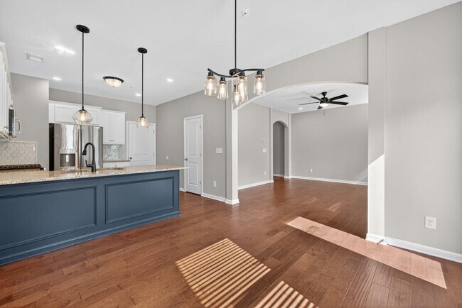 Building Photo - 3277 Castleberry Village Dr