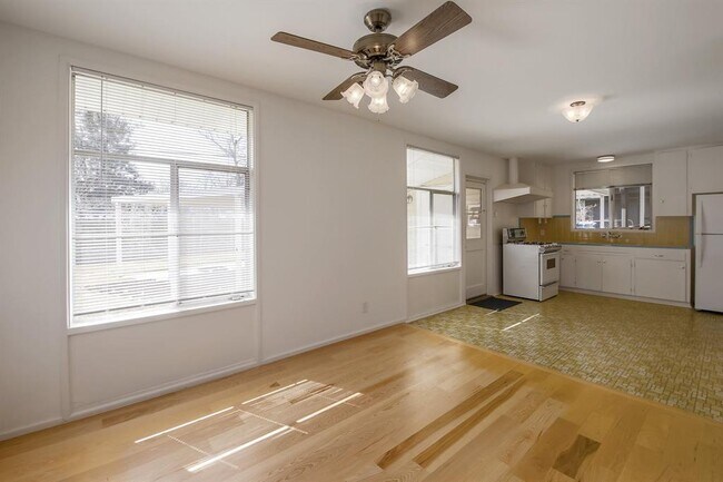 Building Photo - 1515 Corona Dr