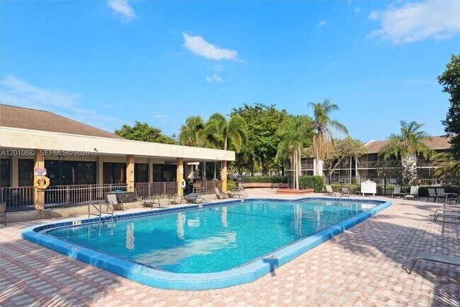 Building Photo - 1266 S Military Trail