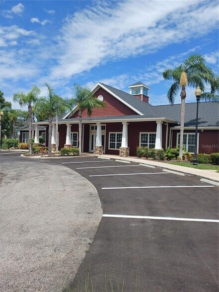 Building Photo - 5570 Rosehill Rd