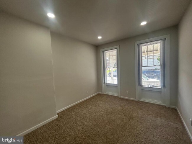 Building Photo - 127 Haws Ave