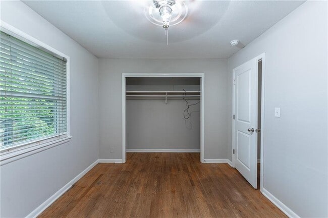 Building Photo - 515 S Duncan Ave