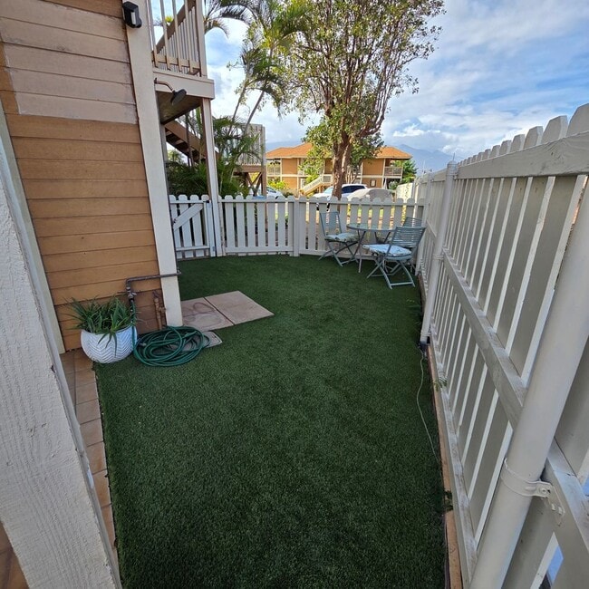 Building Photo - Pet Friendly downstairs 2/1.5-bedroom North Kihei Condo