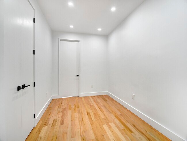 Building Photo - 151 Williams Ave