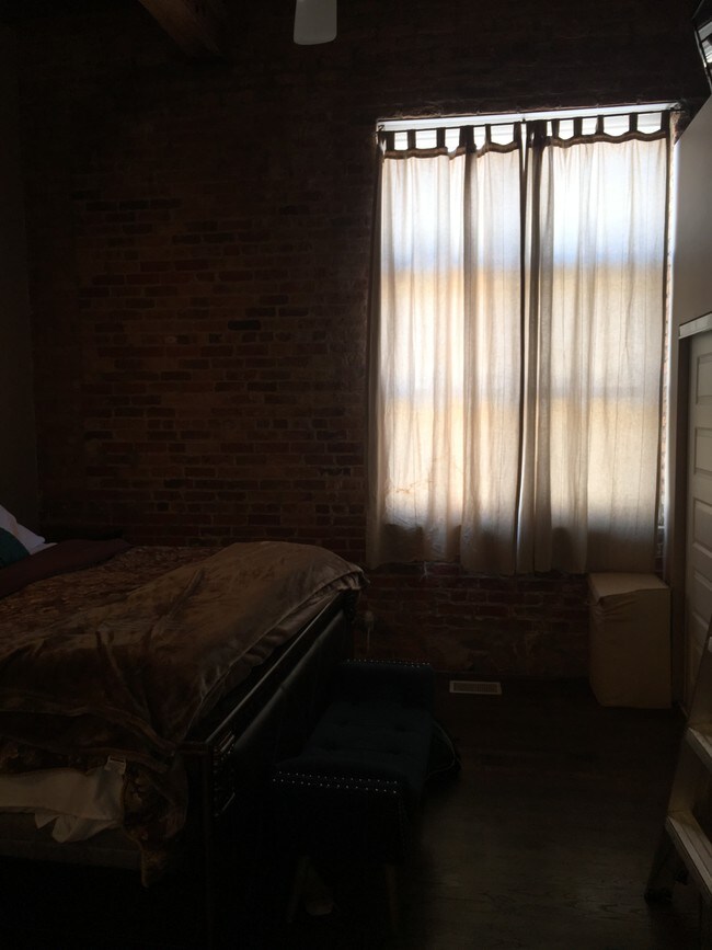 Upstairs Master Bedroom (2017) - 2334 W Polk St