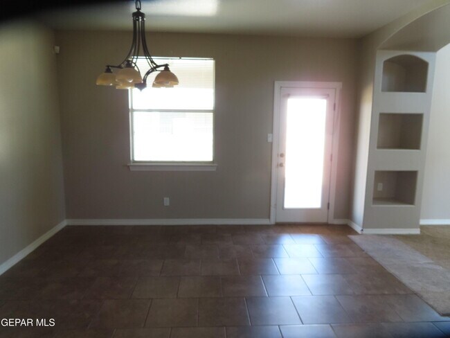 Building Photo - 1617 Etling Way