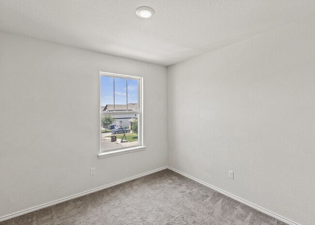 Building Photo - Welcome to your chic and spacious retreat