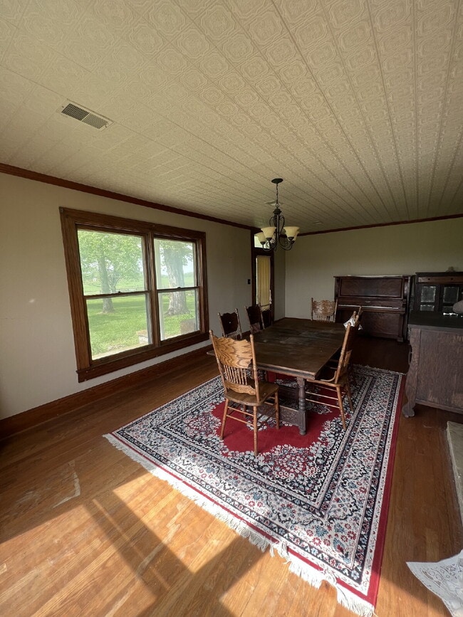 Building Photo - 3BR/2BA Home in Springfield Surrounded by Farmland