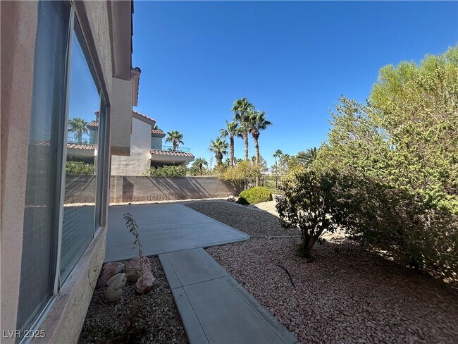 Building Photo - 157 Lakewood Garden Dr
