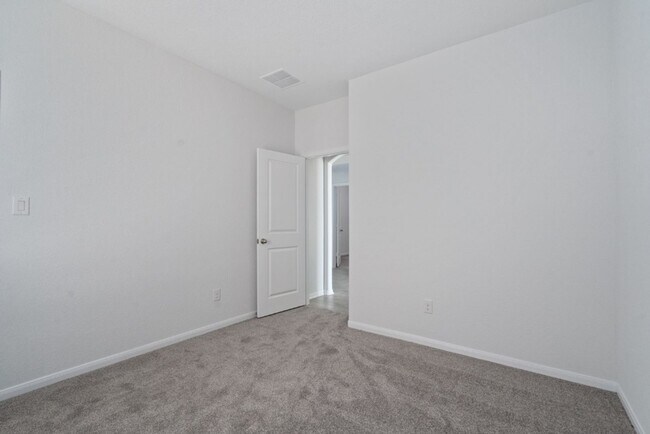 Building Photo - 829 Blue Oak Blvd
