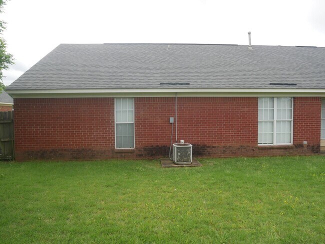 Building Photo - 7747 Mary Payton Dr