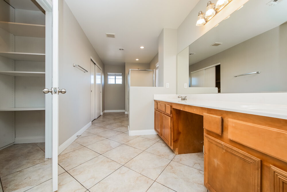 Building Photo - 4034 Warren Rock St