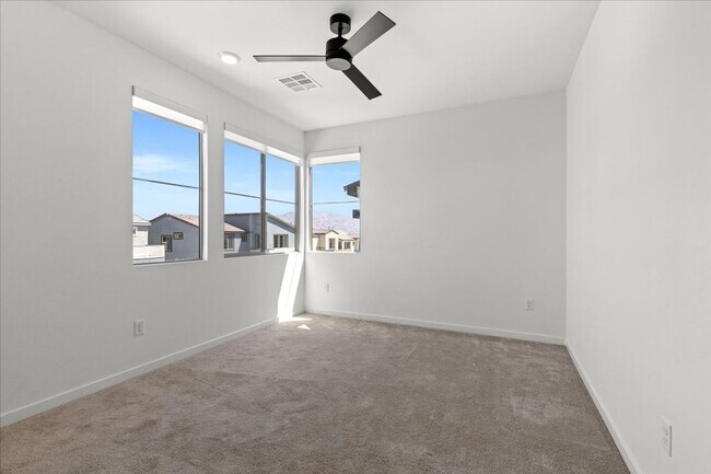 Building Photo - 10489 Mountain Aster Ave