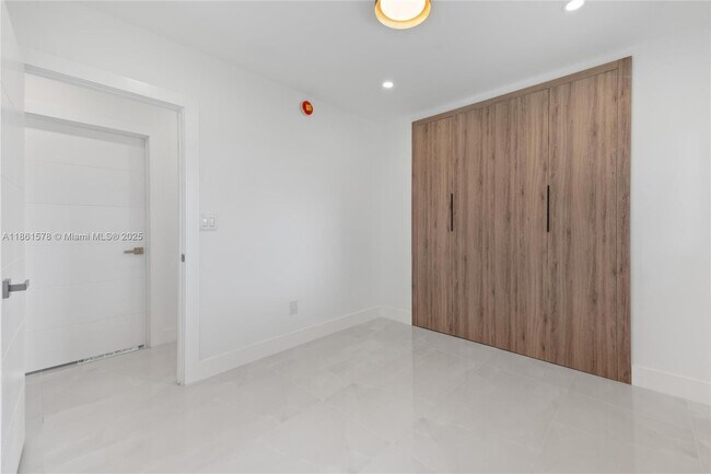 Building Photo - 475 NW 87th St