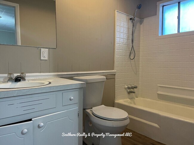 Building Photo - Newly Remodled Wetumpka Home