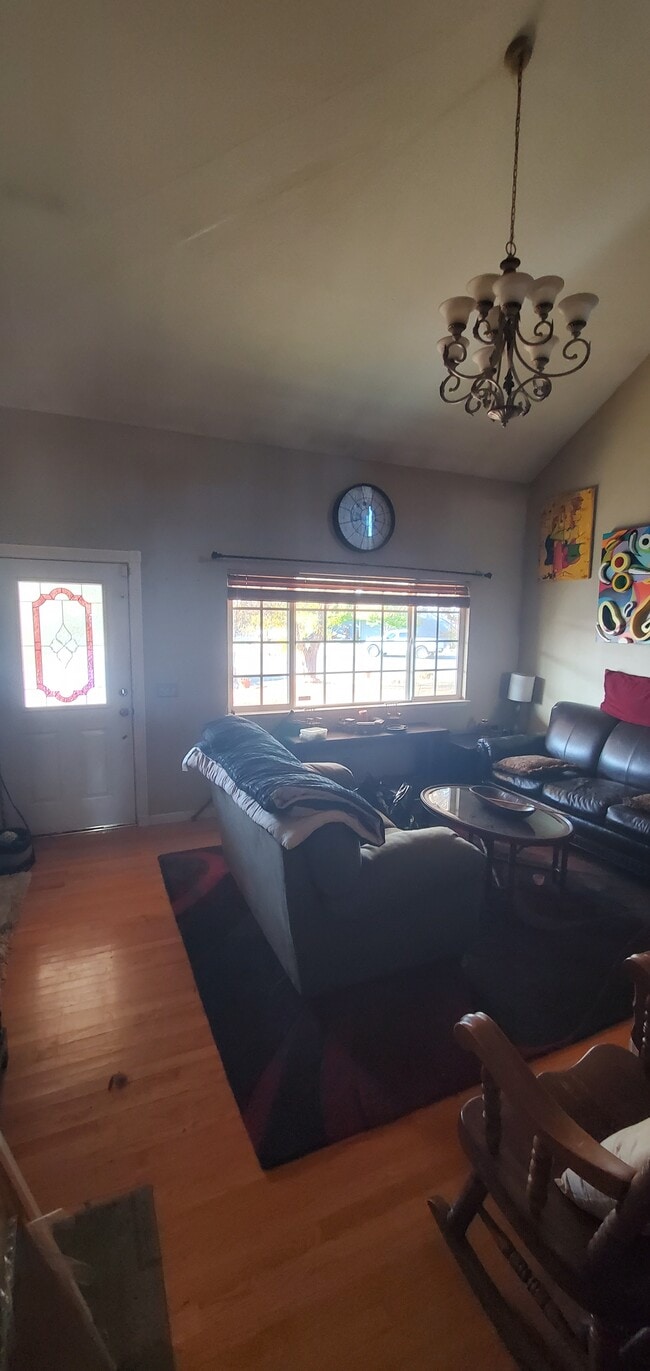 Building Photo - 1640 Baywood Dr