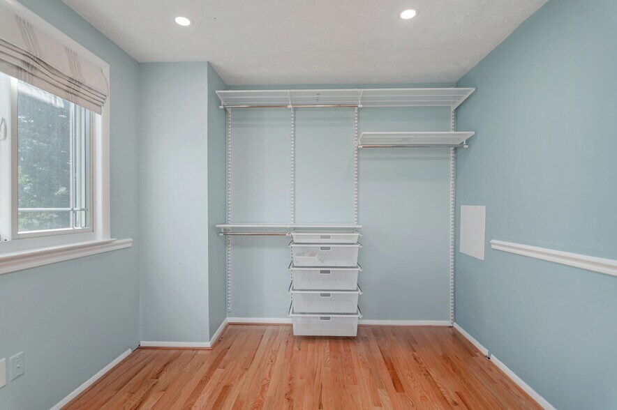 Building Photo - 1638 10th St S