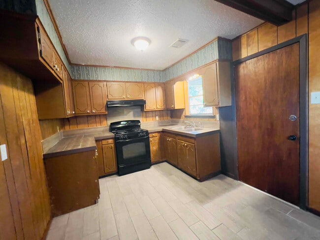 Building Photo - 14616 Joan Dr