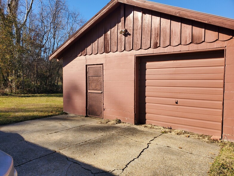 Building Photo - 5411 Sycamore Street