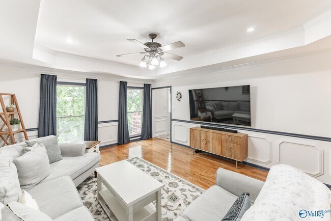 Building Photo - 15033 Greentree Trail SE