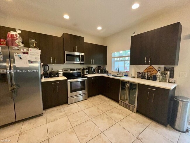 Building Photo - 3 br, 2.5 bath House - 4037 NW 11th Pl