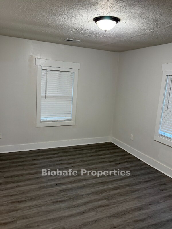 Building Photo - 176 Cloud St